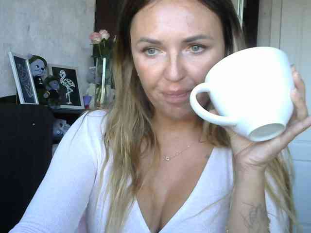 CuteFngelina CuteFngelina