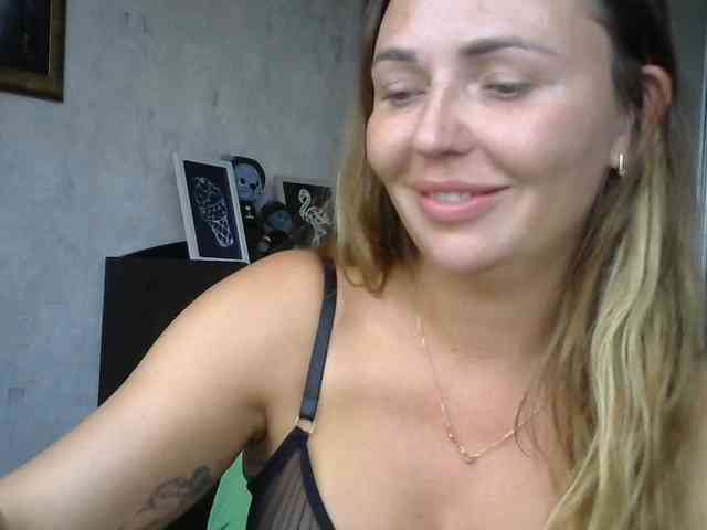 CuteAngelina webcam