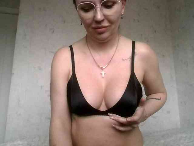 CuteAngelina webcam