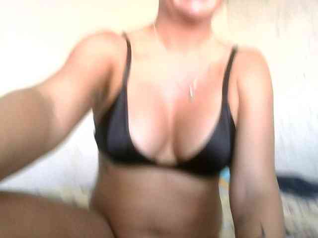 CuteAngelina webcam