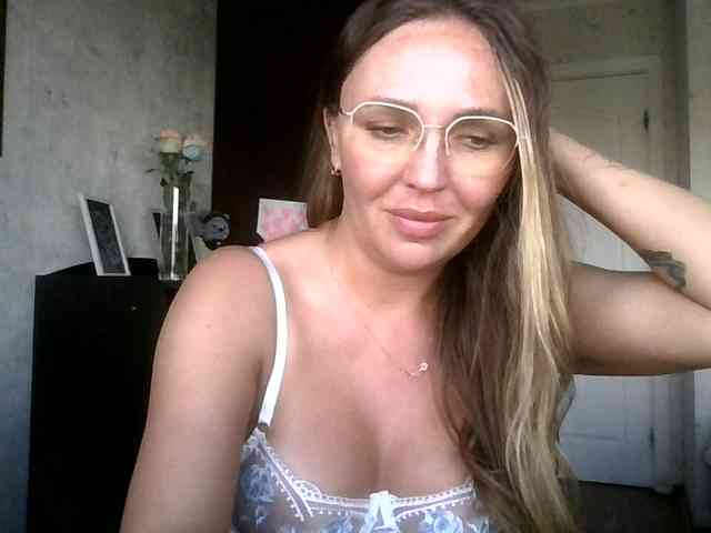 CuteAngelina webcam