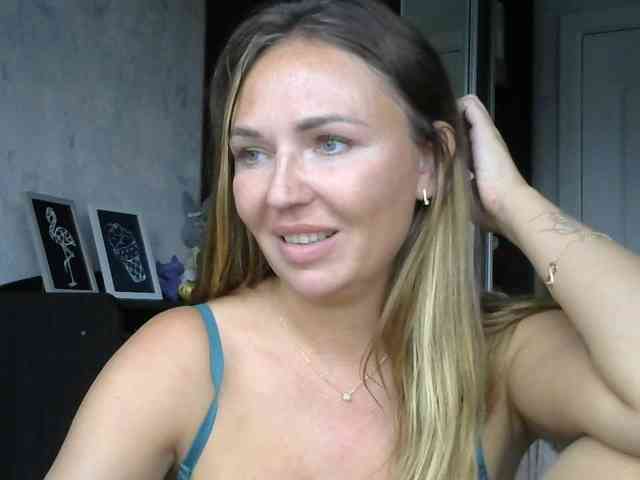 CuteAngelina webcam