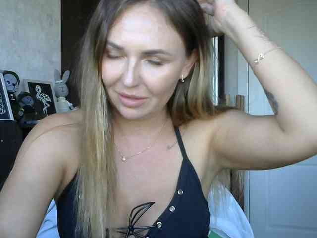 CuteAngelina webcam