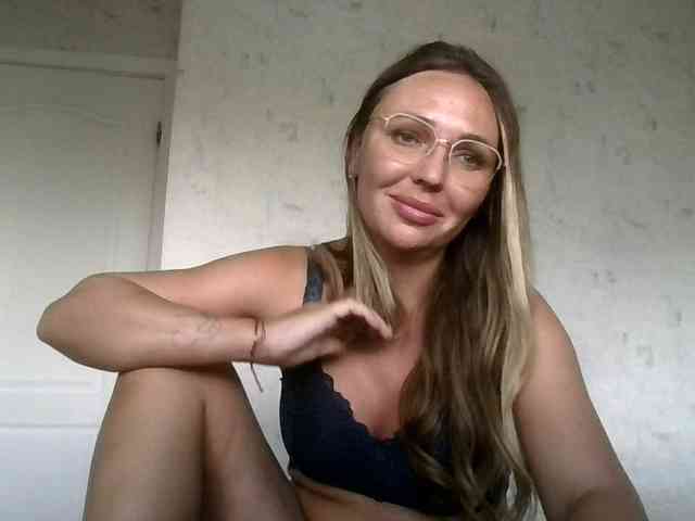 CuteAngelina webcam