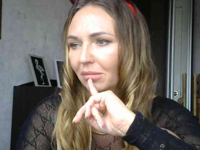 CuteAngelina webcam