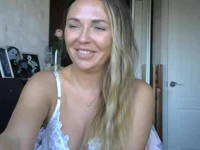 CuteAngelina webcam