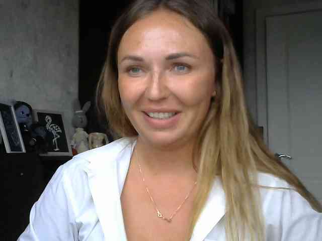 CuteAngelina webcam