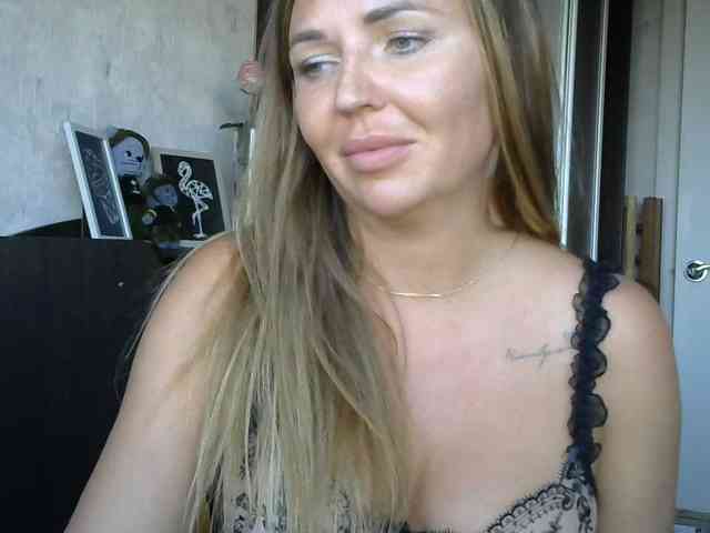 CuteAngelina webcam