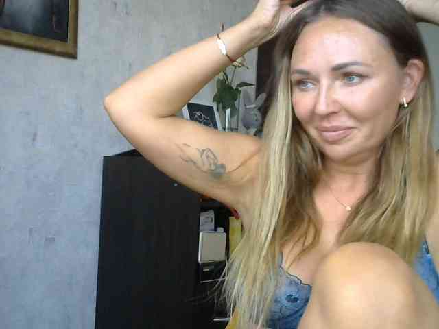 CuteAngelina webcam
