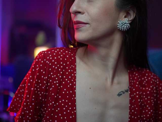 le modèle RubyRya est en webcam porno dans un show sur le site bongacams, il possède les tags suivants: White/Caucasian,Brunette,Shaved