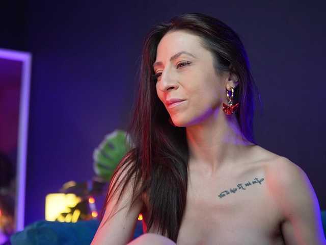 RubyRya live webcam show