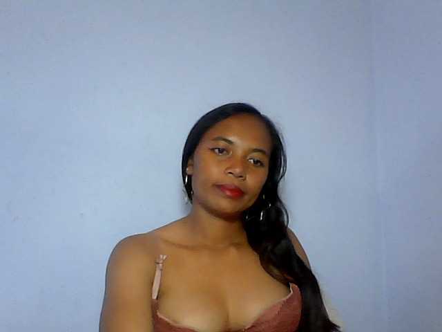 HotGirlvina25 live cam on BongaCams