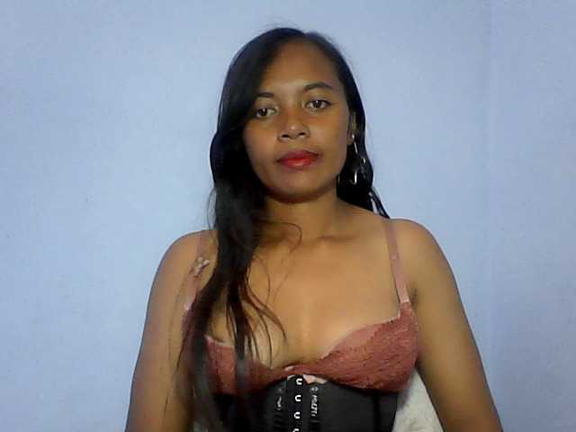 HotGirlvina25 live cam on BongaCams
