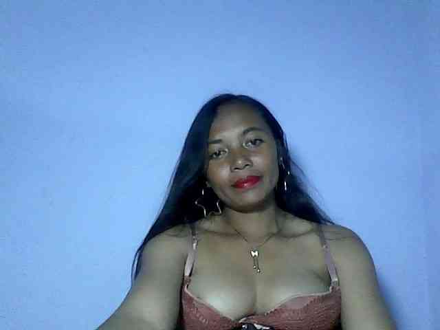 HotGirlvina25 webcam