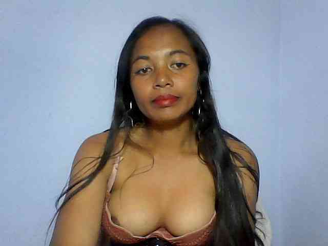 HotGirlvina25 webcam