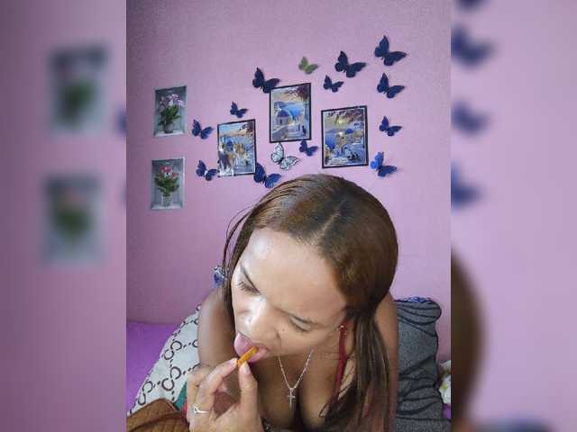 Vaninah live cam on BongaCams