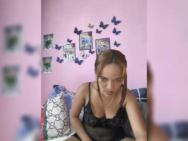 Vaninah live cam on BongaCams
