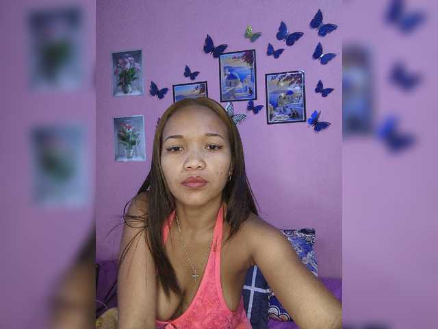 Vaninah live cam on BongaCams