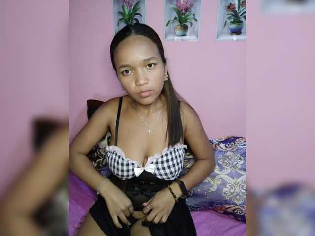 Vaninah live cam on BongaCams