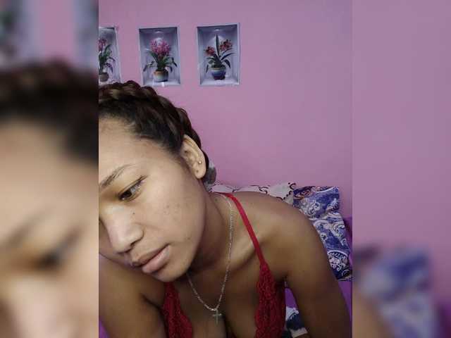 Vaninah live cam on BongaCams