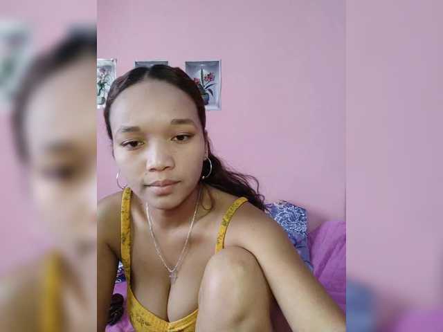 Vaninah live cam on BongaCams