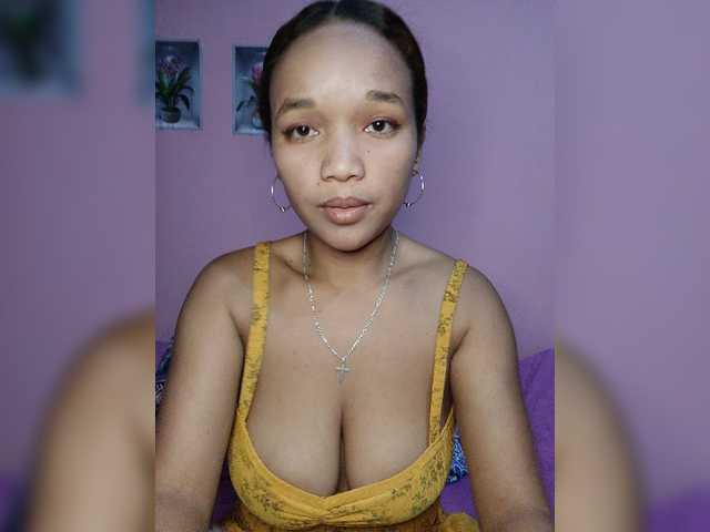 Vaninah live cam on BongaCams
