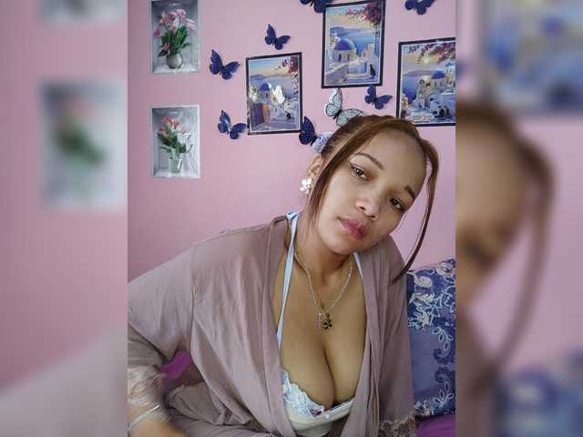 Valentina22 live cam preview