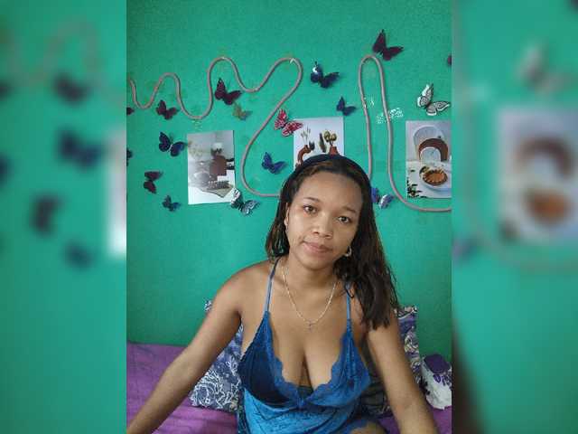 Vaninah live cam on BongaCams