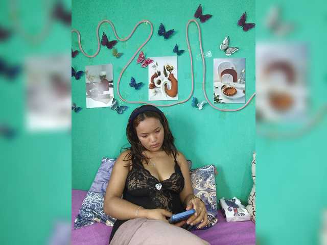 Vaninah live cam on BongaCams
