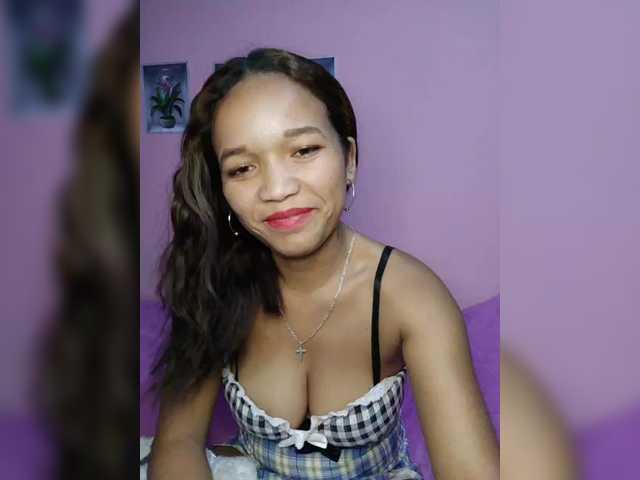 Vaninah live cam on BongaCams