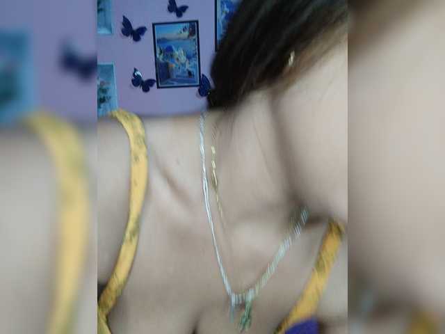 Vaninah live cam on BongaCams