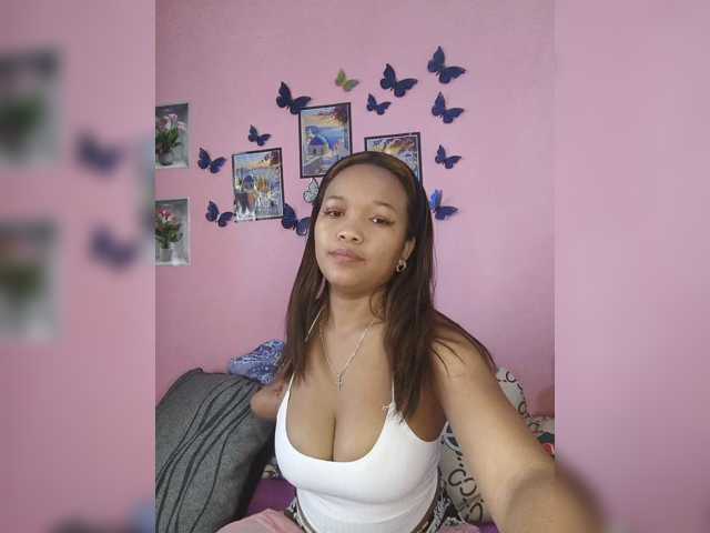 Vaninah live cam on BongaCams