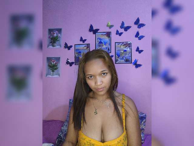 Vaninah live cam on BongaCams