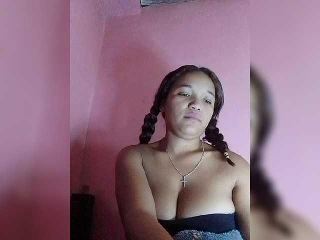 Vaninah live cam on BongaCams