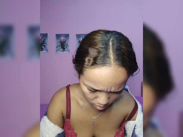 Vaninah live cam on BongaCams