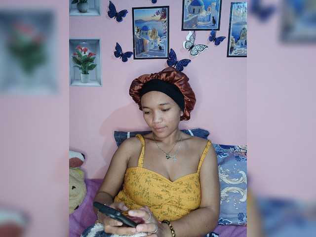 Vaninah live cam on BongaCams