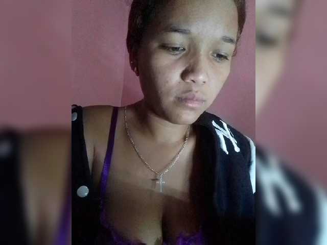 Vaninah live cam on BongaCams