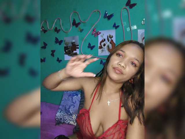 Vaninah live cam on BongaCams