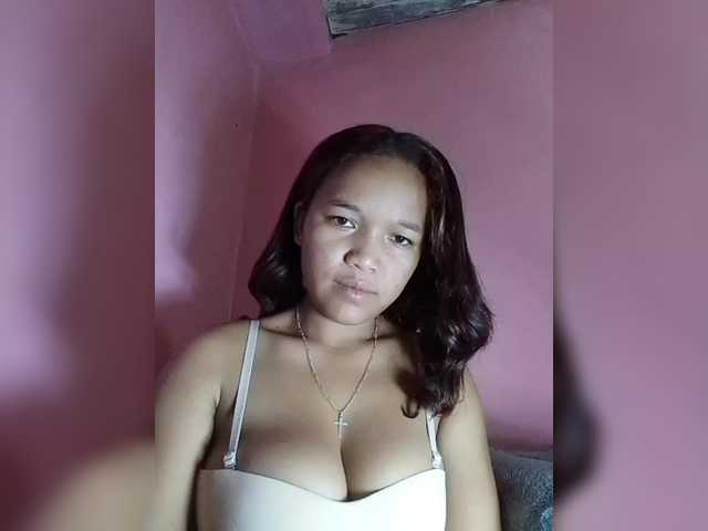 Vaninah live cam on BongaCams