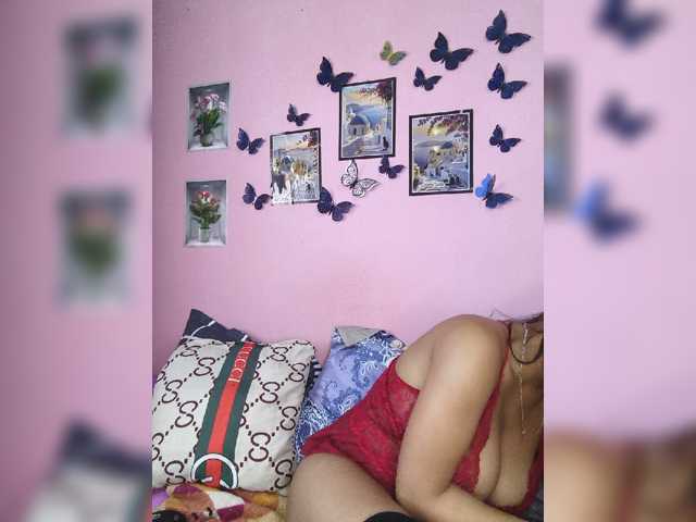 Vaninah live cam on BongaCams