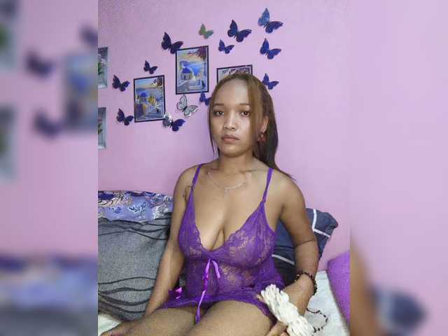 Vaninah live cam on BongaCams