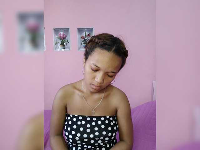Vaninah live cam on BongaCams