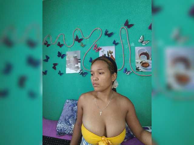 Vaninah live cam on BongaCams