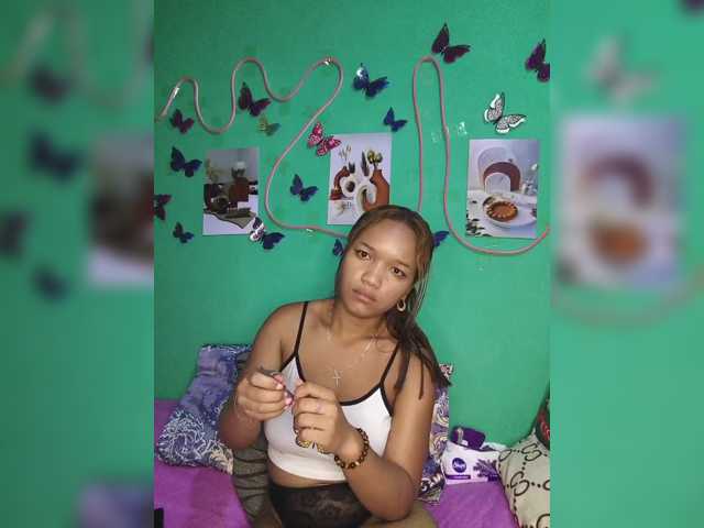Vaninah live cam on BongaCams