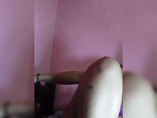 Vaninah live cam on BongaCams