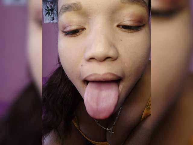 Vaninah live cam on BongaCams