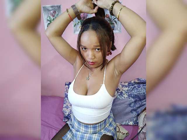 Vaninah live cam on BongaCams