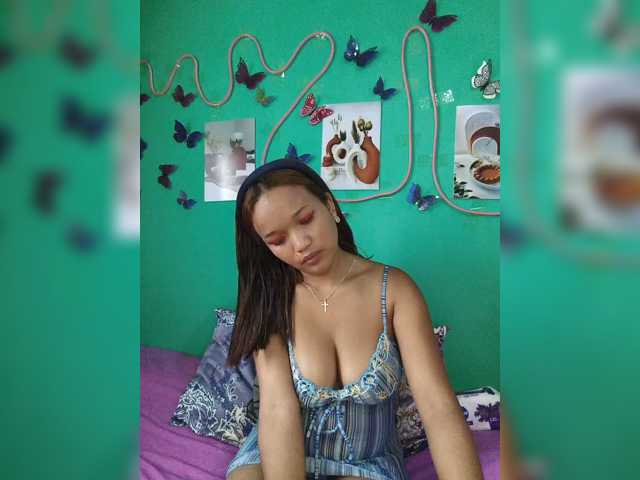 Vaninah live cam on BongaCams
