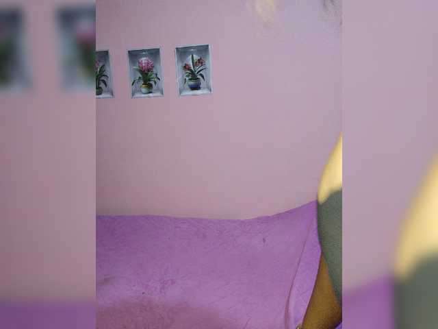 Vaninah live cam on BongaCams