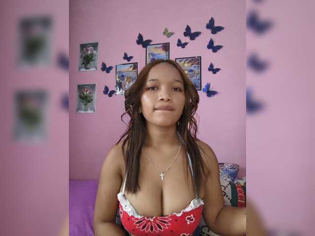 Vaninah live cam on BongaCams